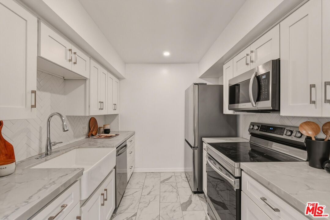 425 Idaho Ave Unit: 10