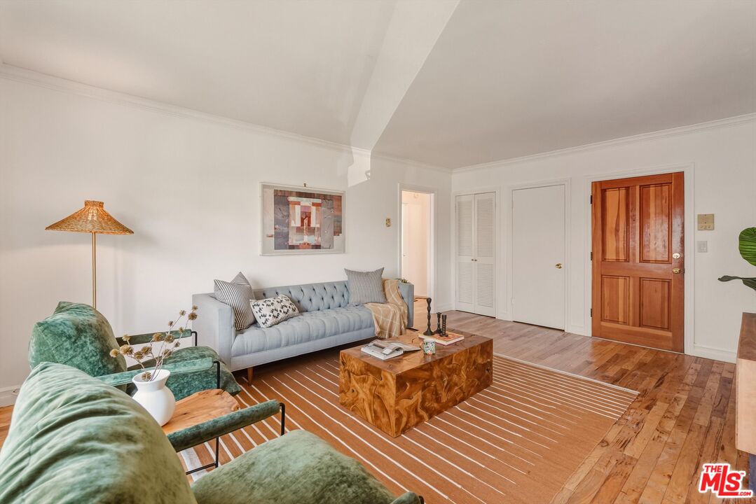 425 Idaho Ave Unit: 10