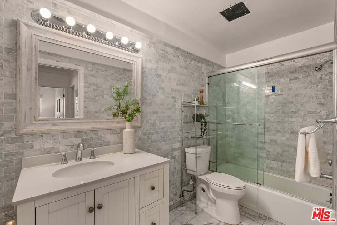 425 Idaho Ave Unit: 10