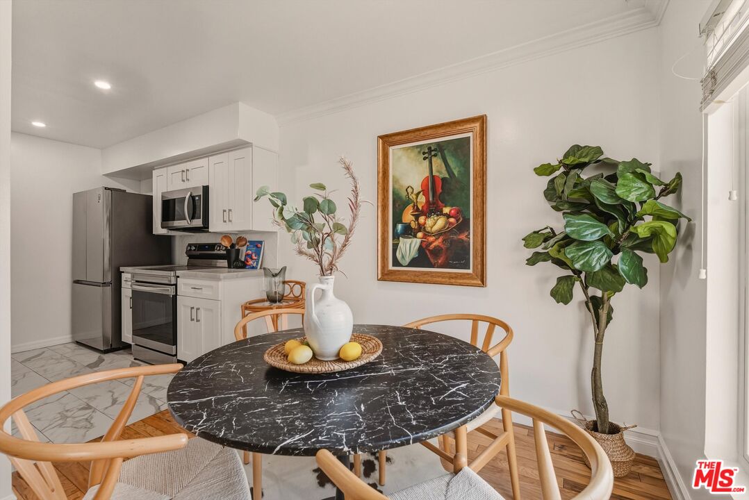 425 Idaho Ave Unit: 10