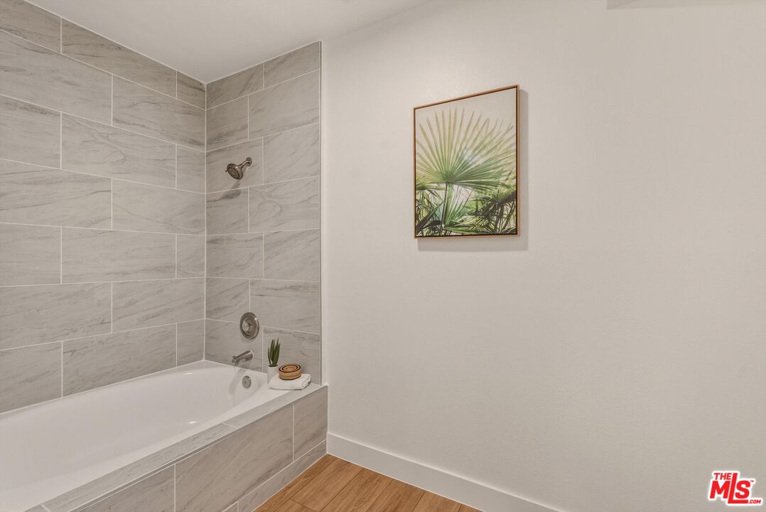 12321 Ocean Park Blvd. #9