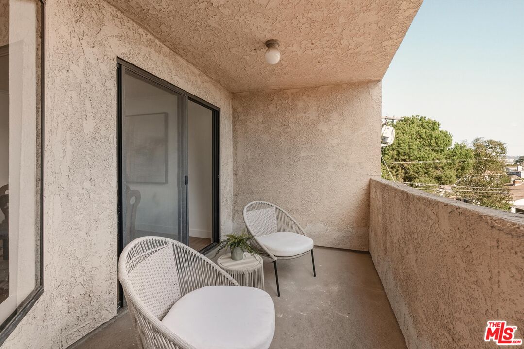 12321 Ocean Park Blvd. #9