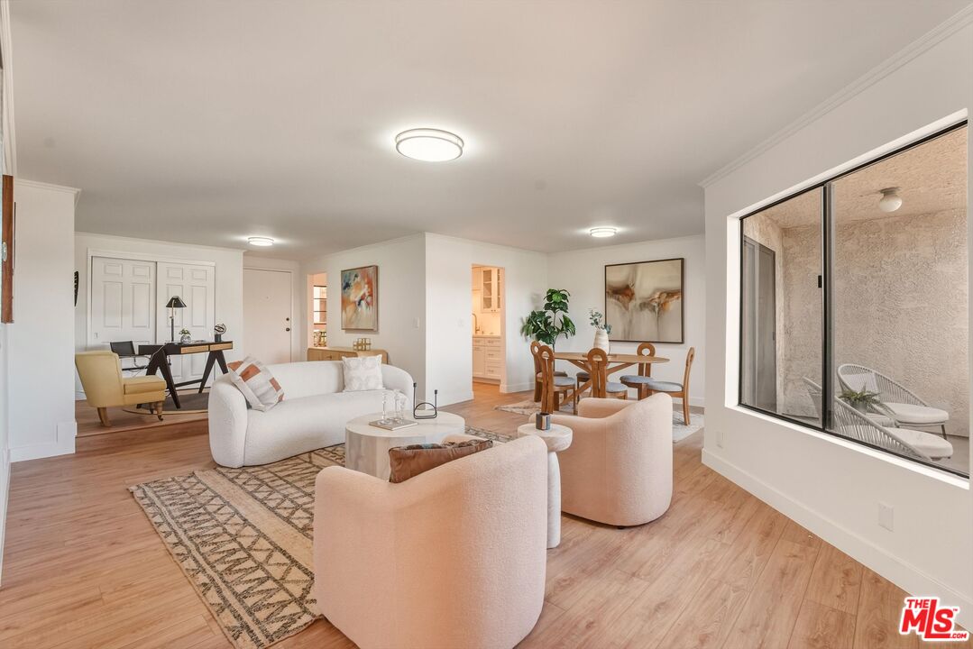 12321 Ocean Park Blvd. #9