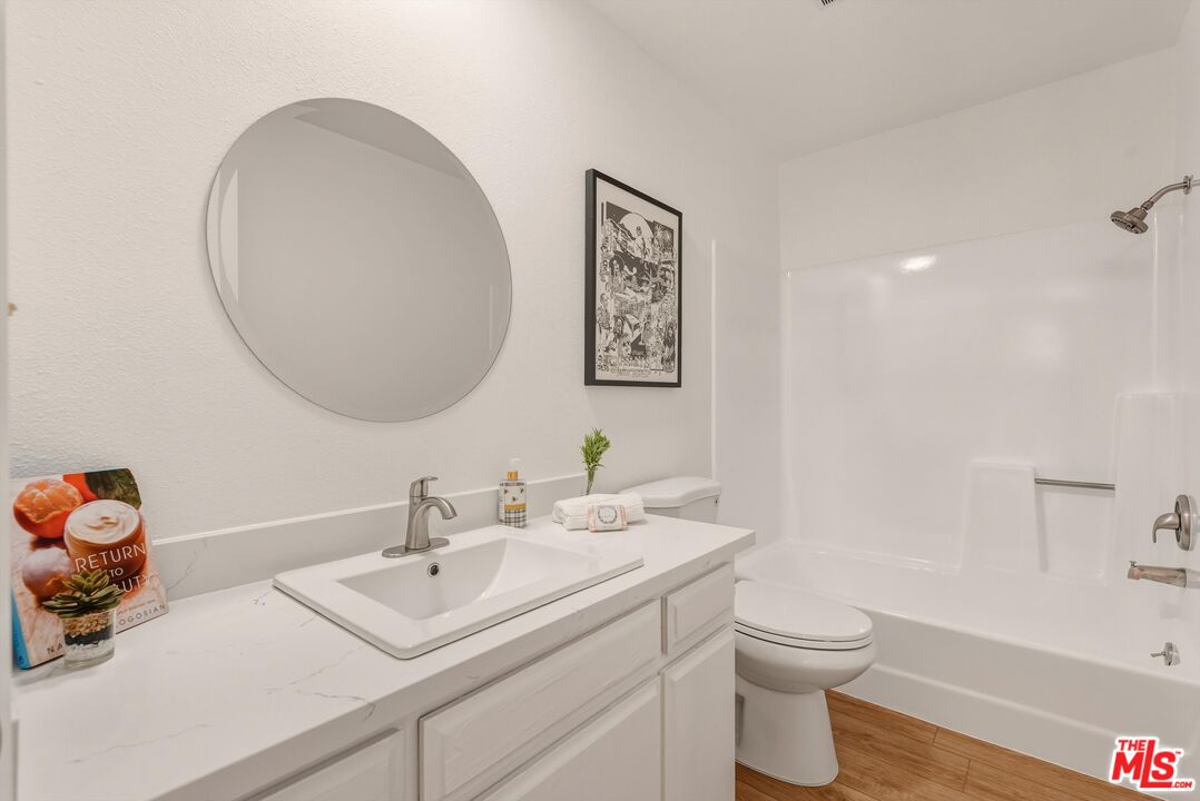 12321 Ocean Park Blvd. #9