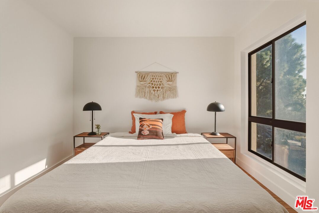 12321 Ocean Park Blvd. #9