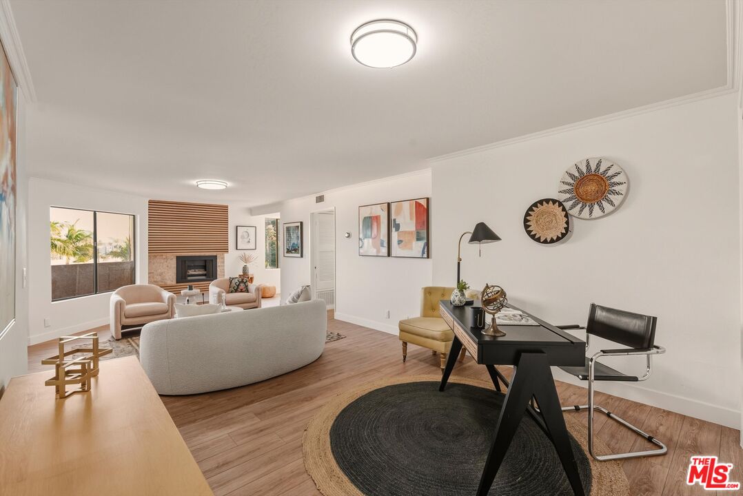 12321 Ocean Park Blvd. #9