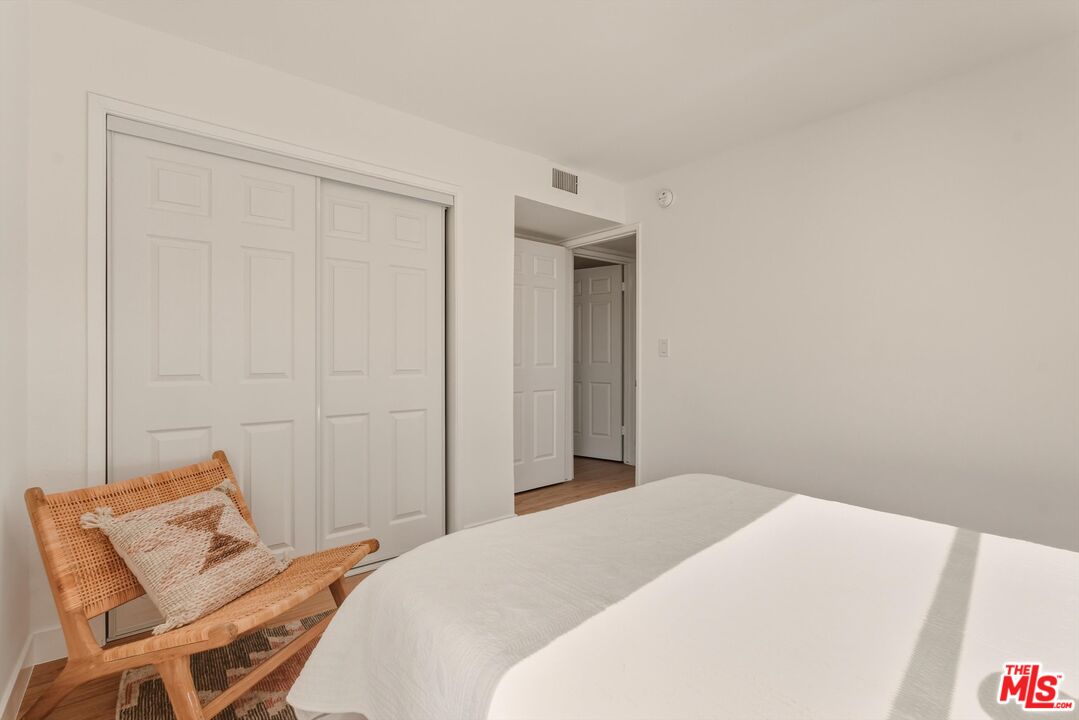 12321 Ocean Park Blvd. #9