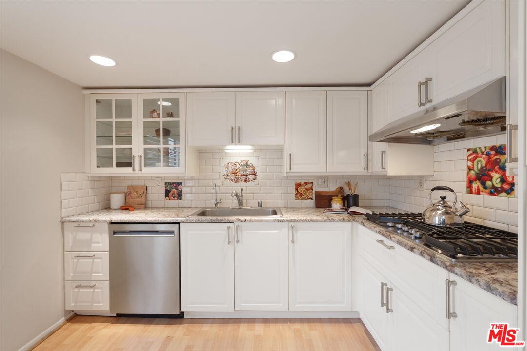 12321 Ocean Park Blvd. #15