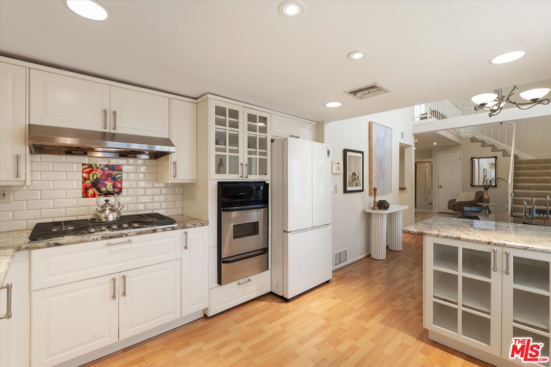 12321 Ocean Park Blvd. #15