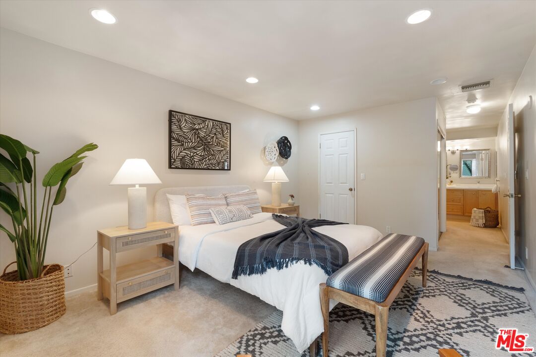 12321 Ocean Park Blvd. #15