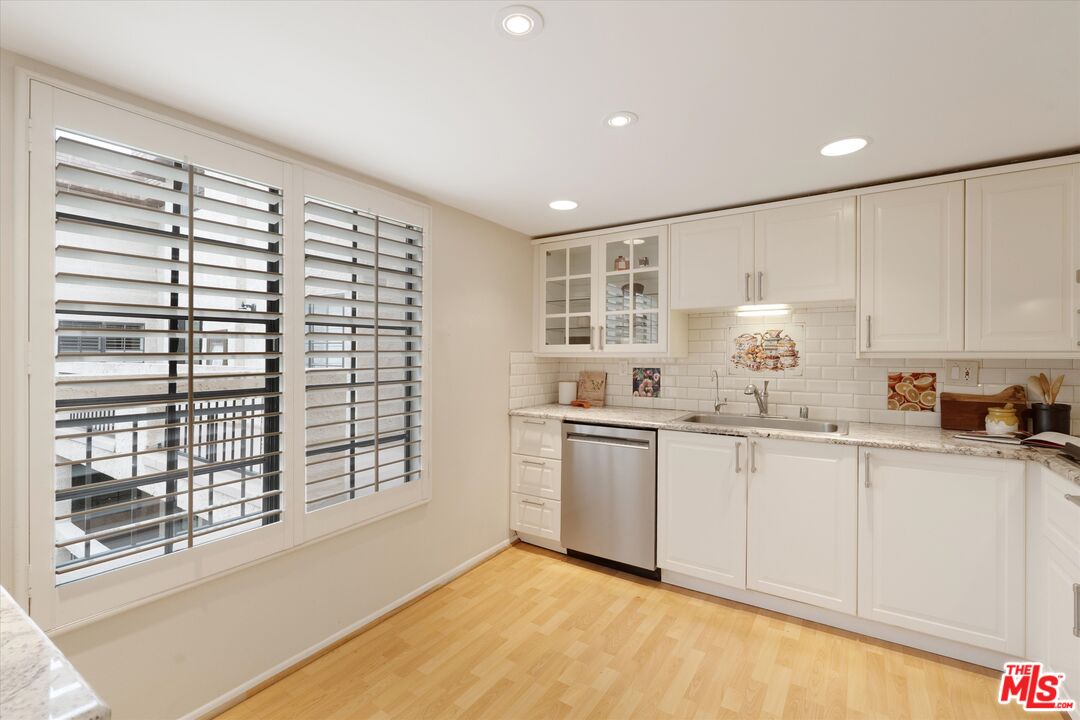 12321 Ocean Park Blvd. #15