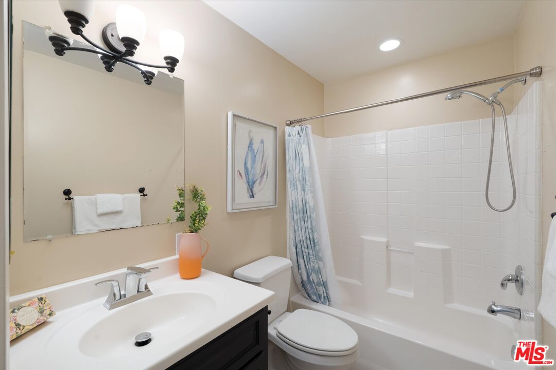 12321 Ocean Park Blvd. #15