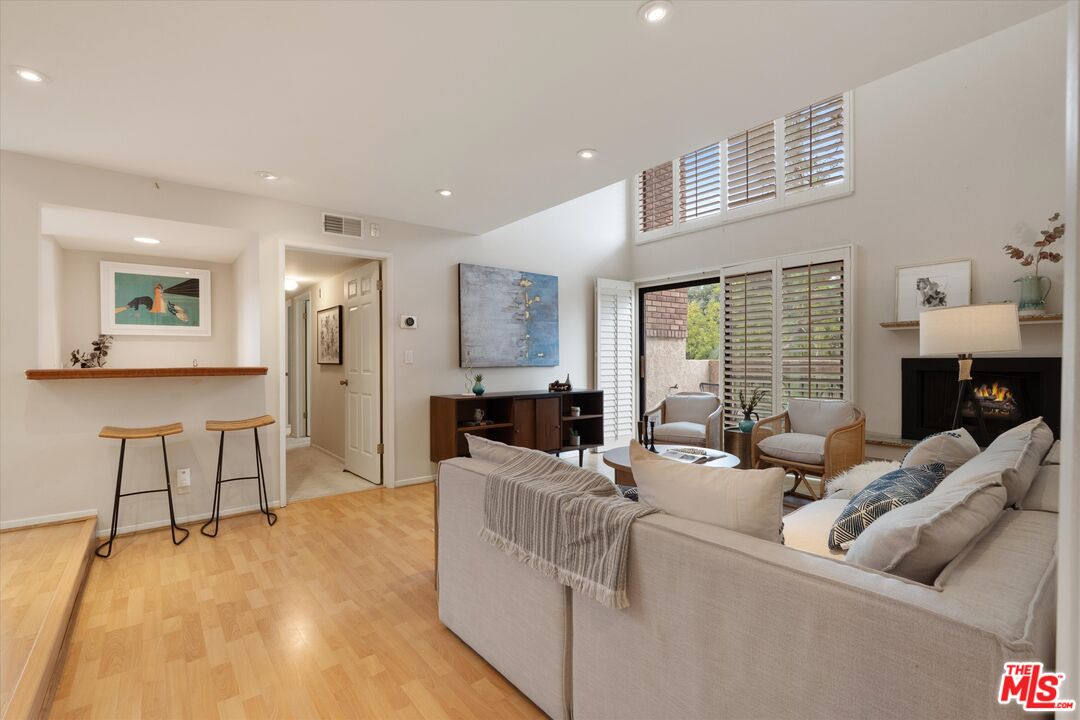 12321 Ocean Park Blvd. #15