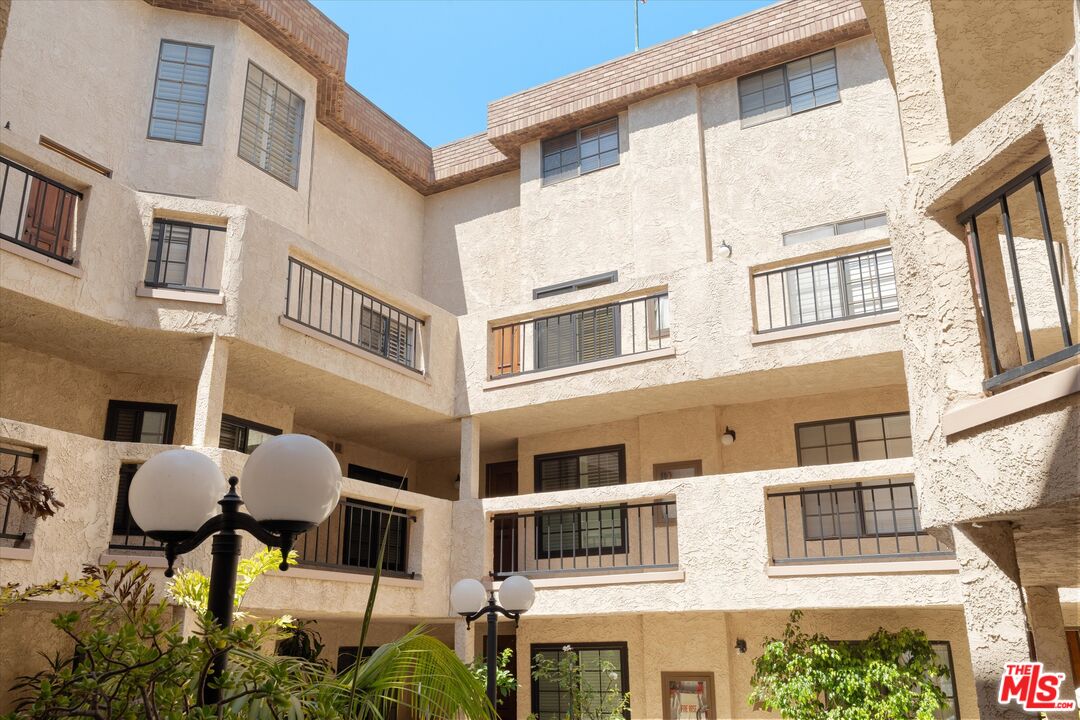 12321 Ocean Park Blvd. #15