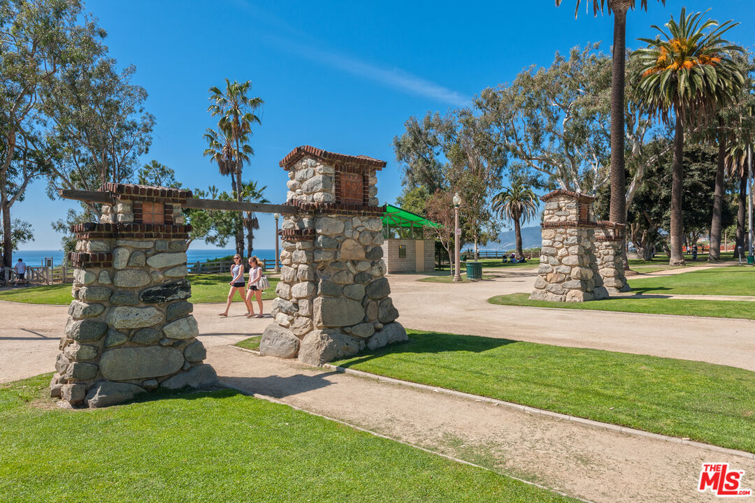 621 California Ave. #2