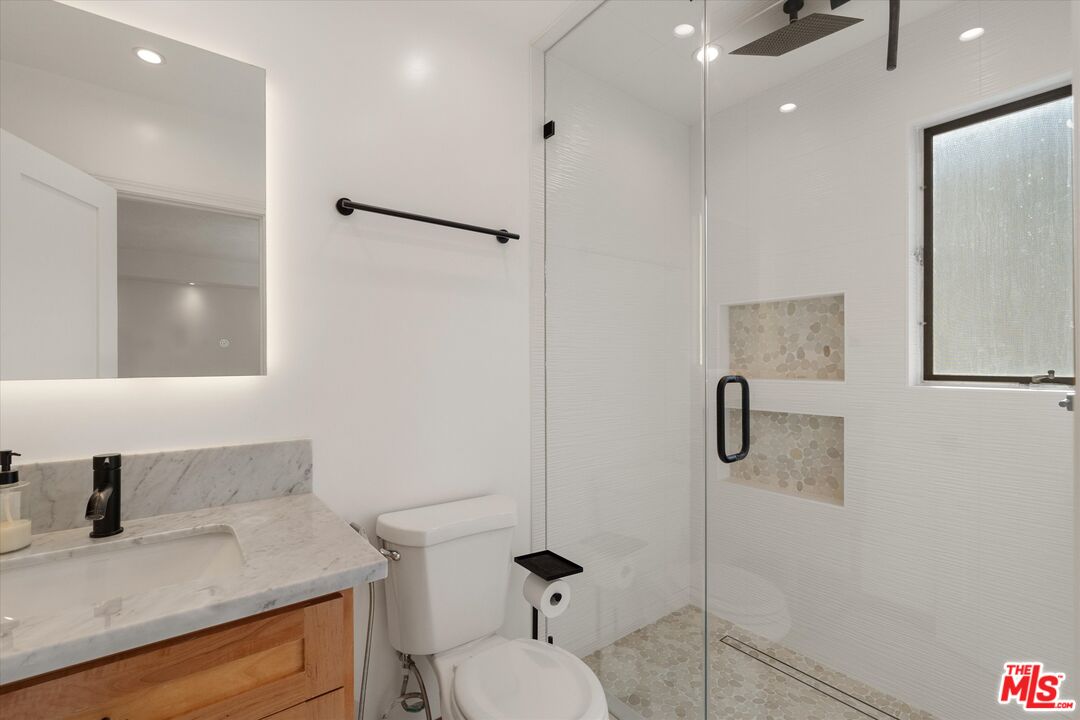 621 California Ave. #2