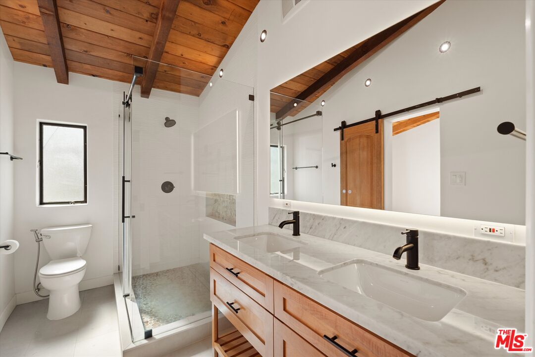 621 California Ave. #2