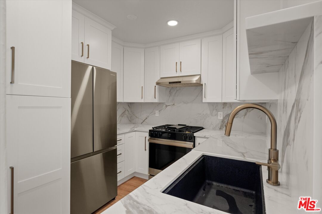 621 California Ave. #2