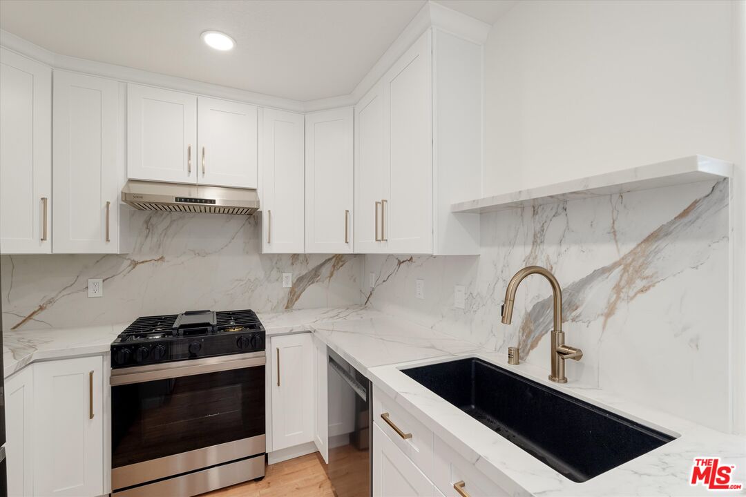 621 California Ave. #2