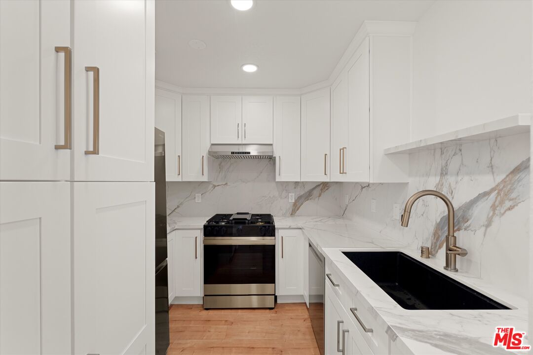 621 California Ave. #2