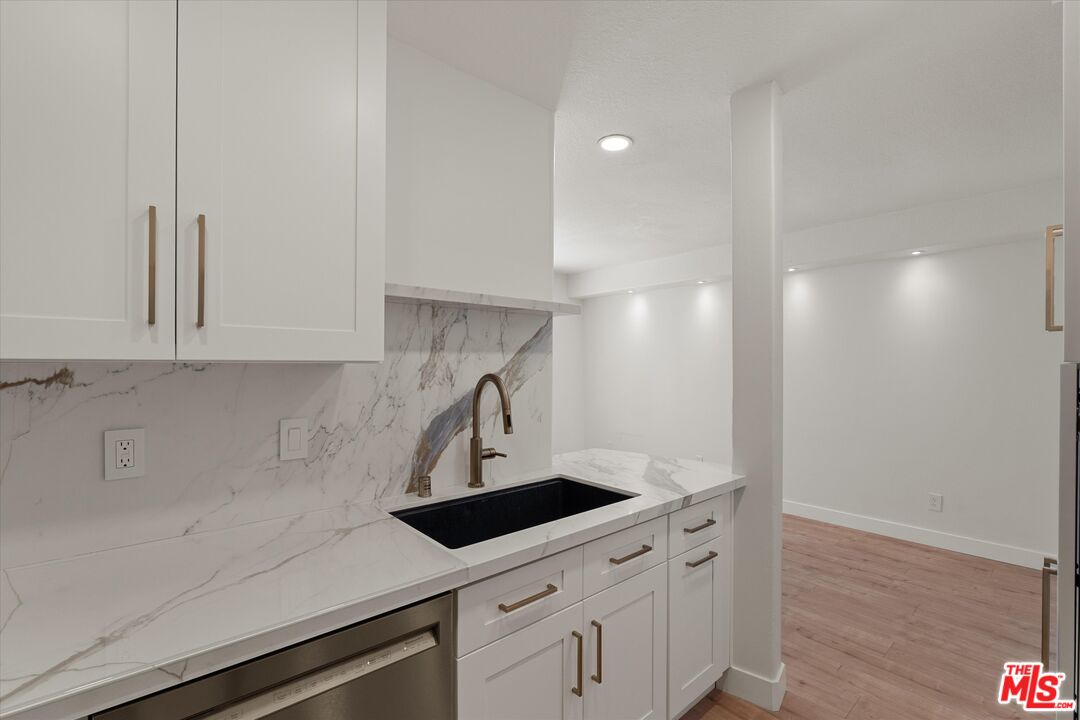 621 California Ave. #2