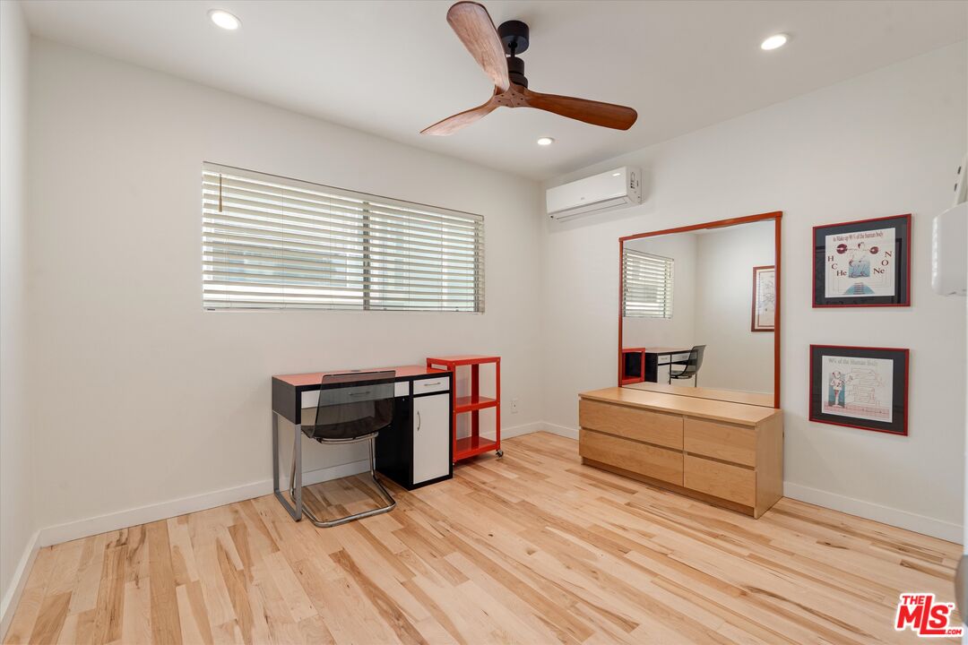 2921 10th St Unit: 3