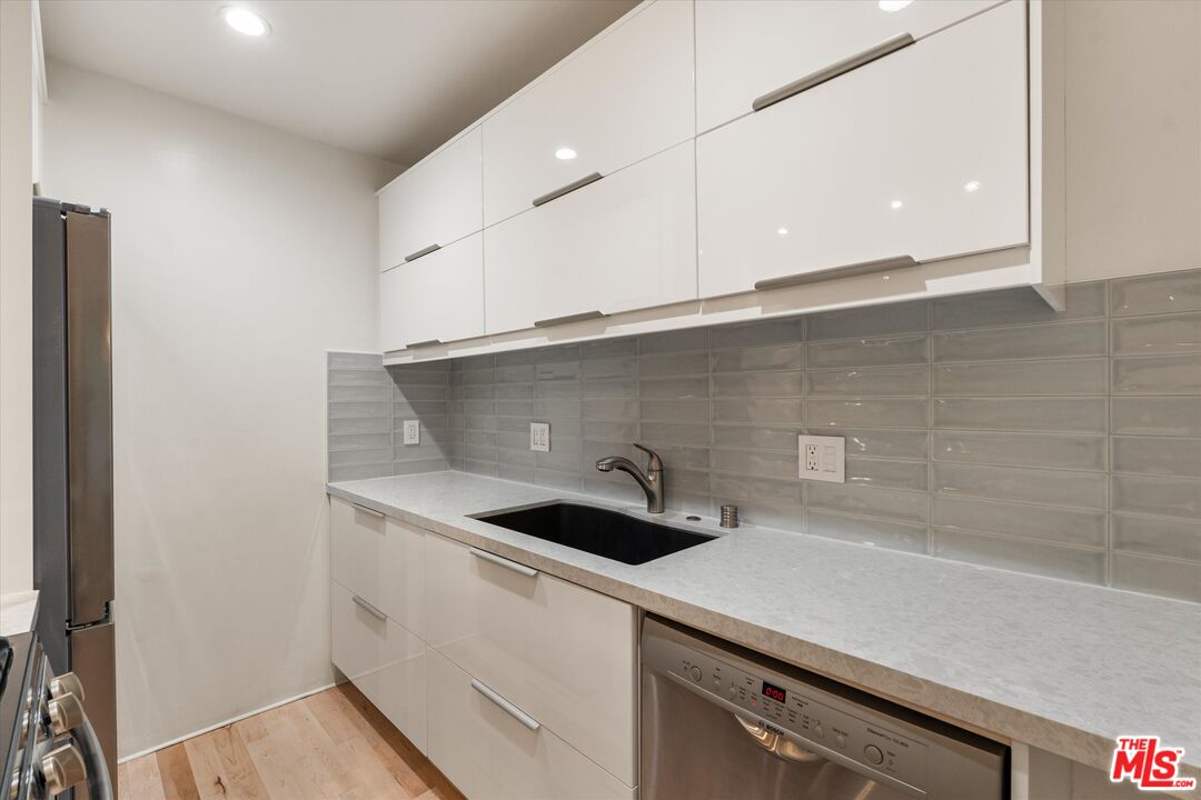 2921 10th St Unit: 3