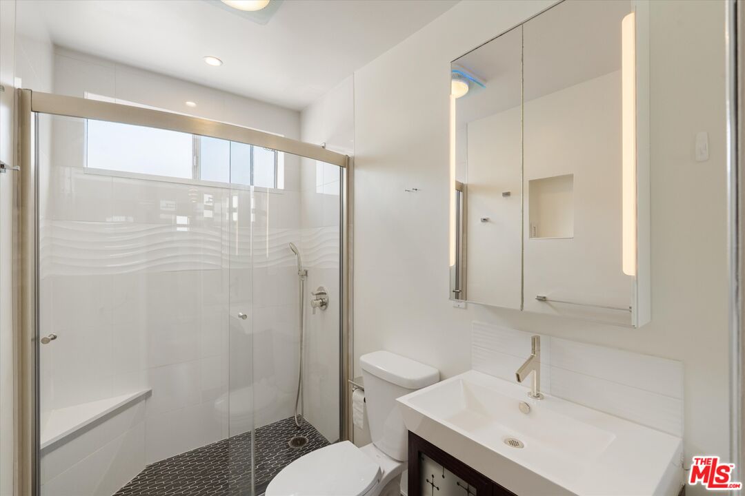 2921 10th St Unit: 3