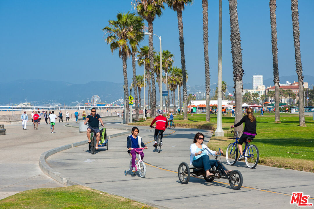 2921 10th St Unit: 3