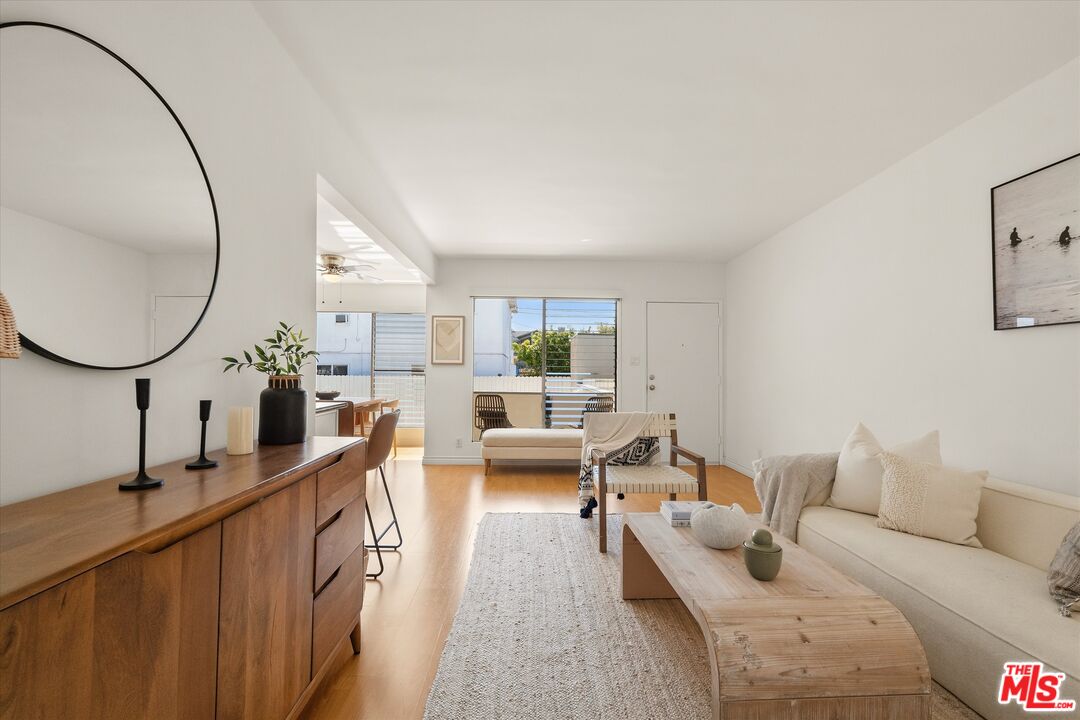 2621 Centinela Ave Unit: 18