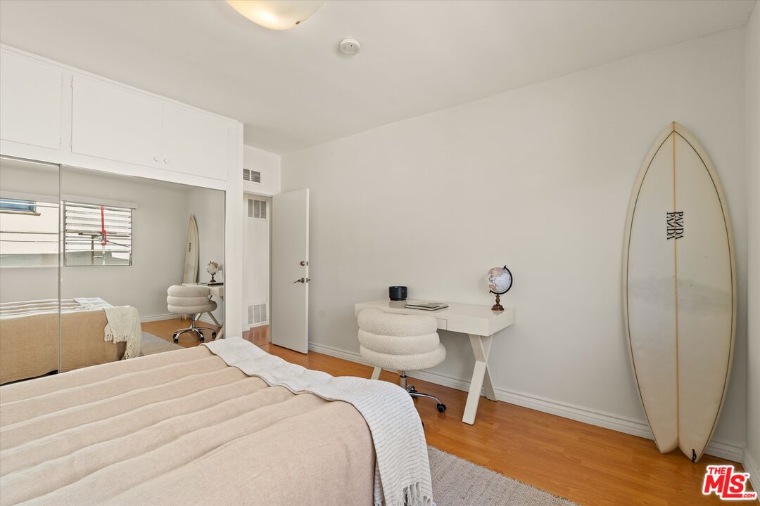 2621 Centinela Ave Unit: 18