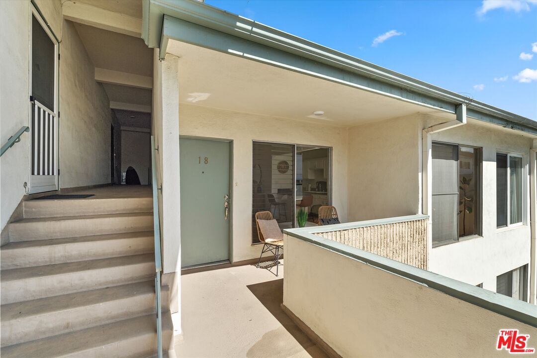 2621 Centinela Ave Unit: 18