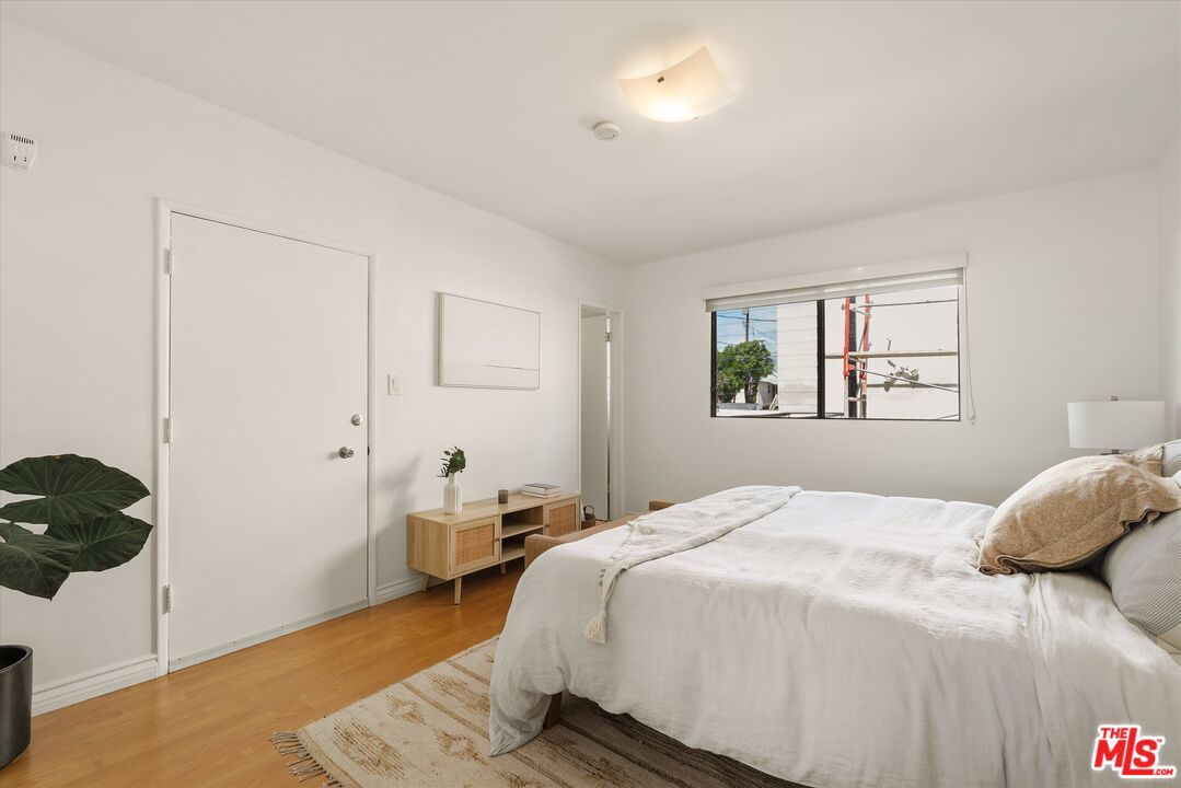 2621 Centinela Ave Unit: 18