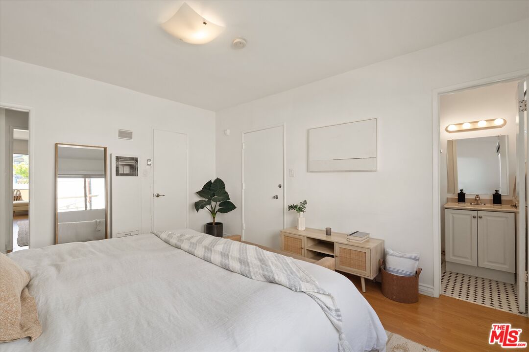 2621 Centinela Ave Unit: 18