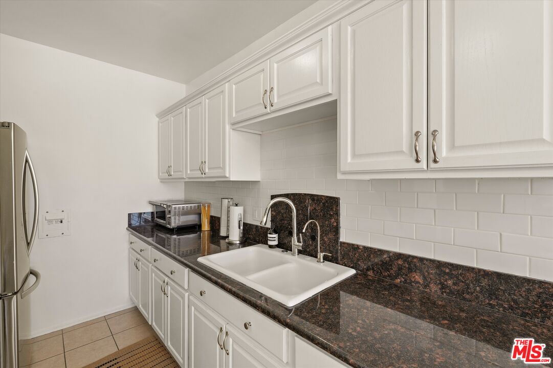 2621 Centinela Ave Unit: 18