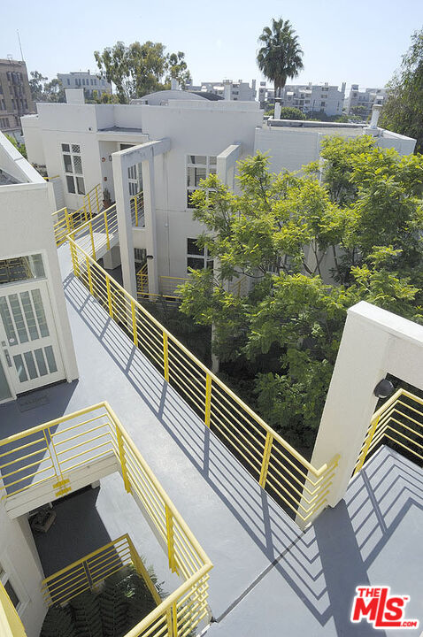 3002 3rd St Unit: 304