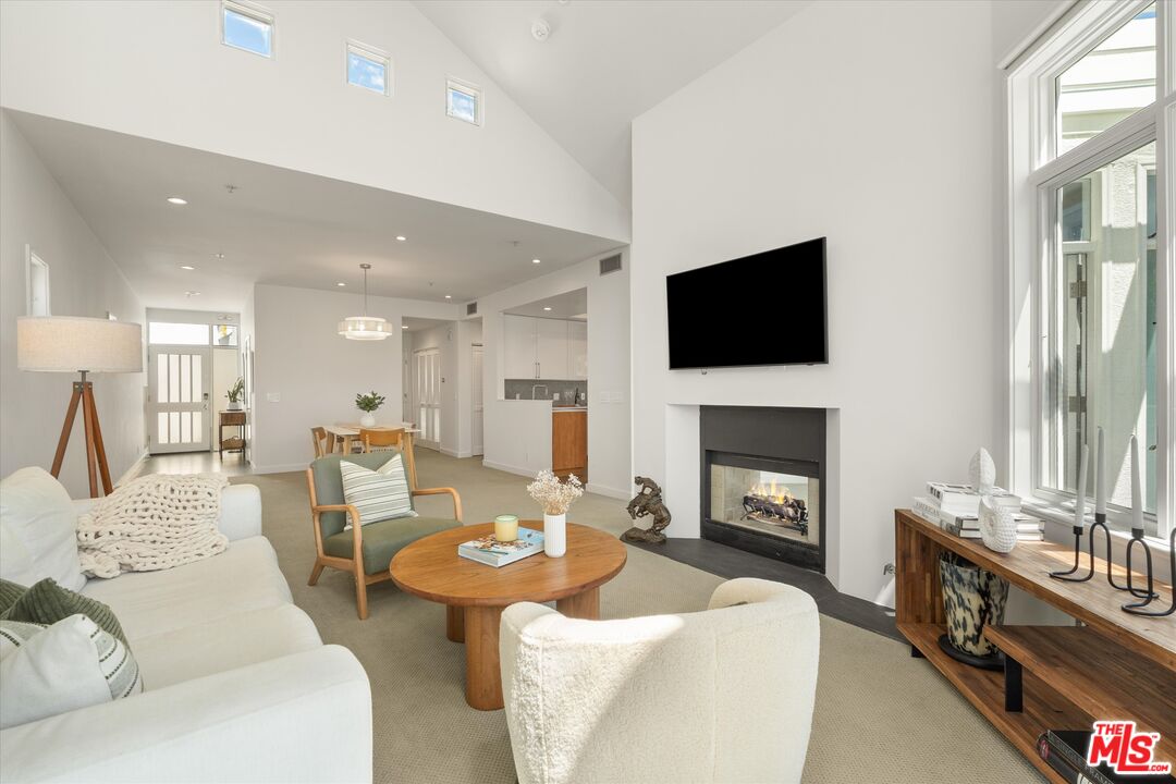 3002 3rd St Unit: 304