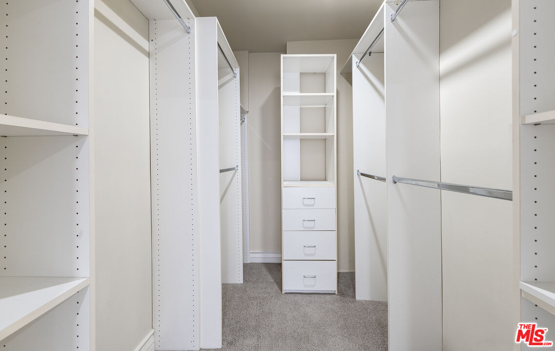 1621 Barry Ave Unit: 203