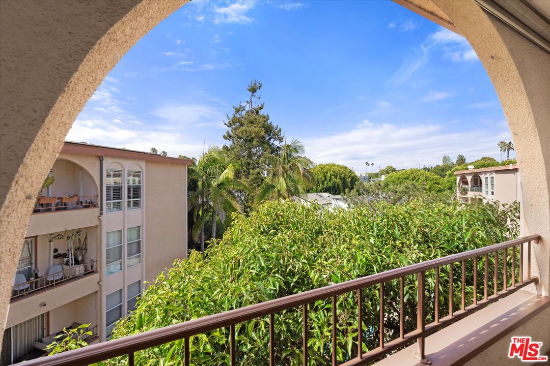 2045 4th St Unit: 301B