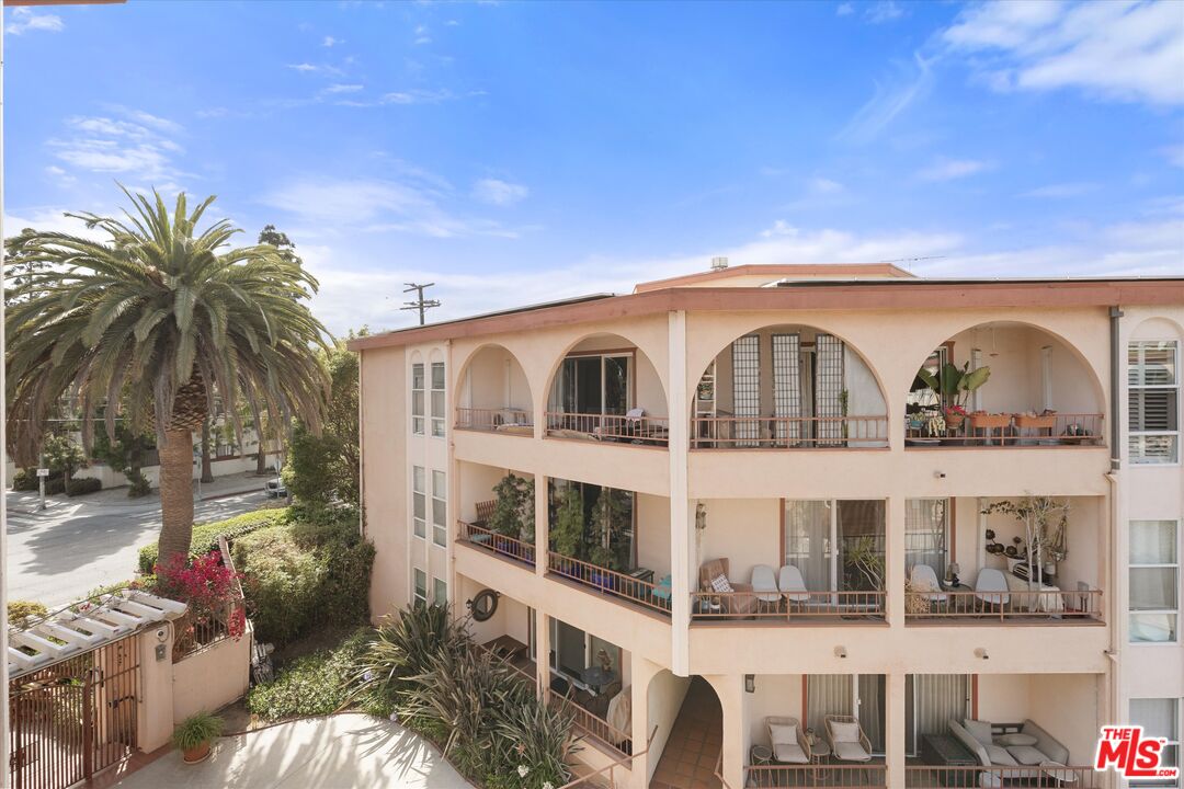 2045 4th St Unit: 301B