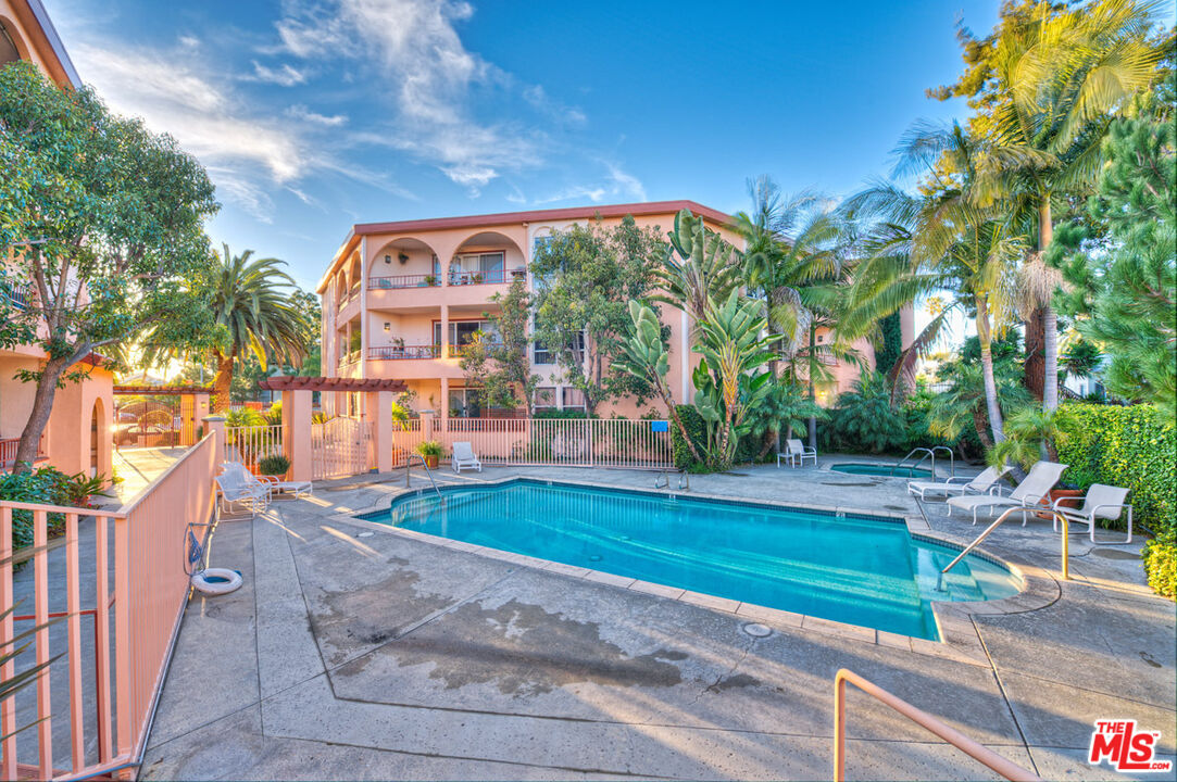 2045 4th St Unit: 301B