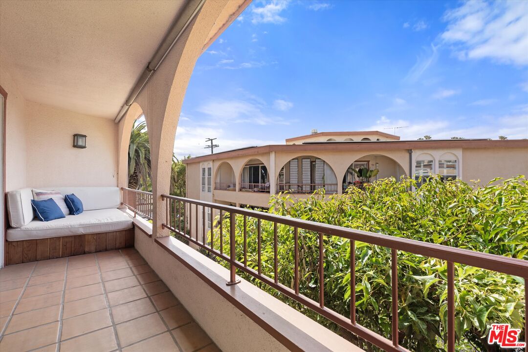 2045 4th St Unit: 301B