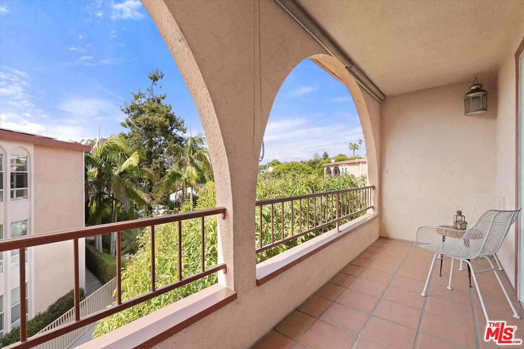 2045 4th St Unit: 301B
