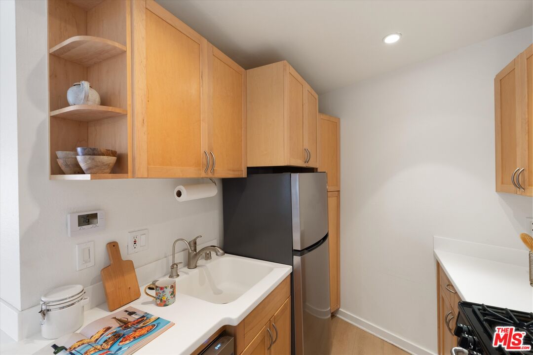 2045 4th St Unit: 301B