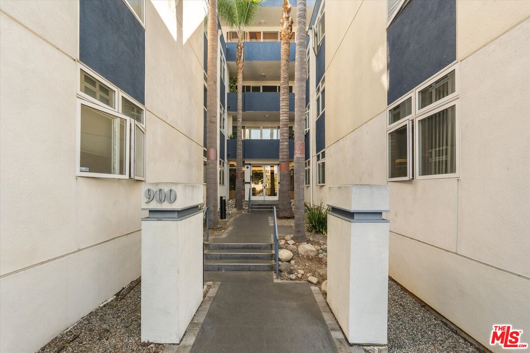 900 Euclid St Unit: 111