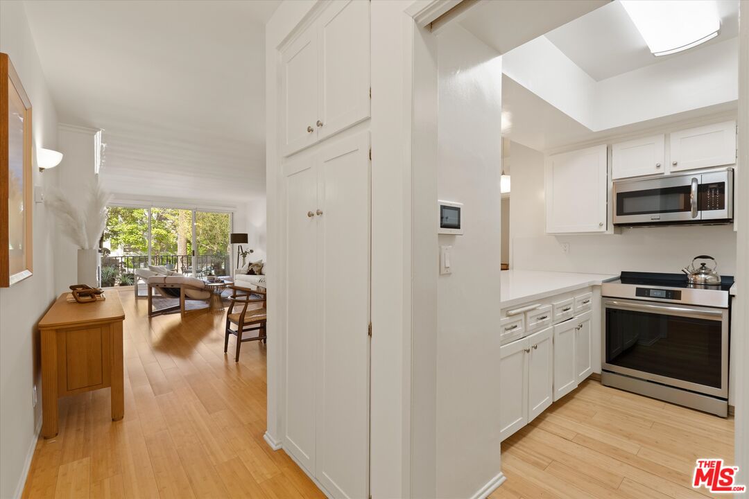 900 Euclid St Unit: 111