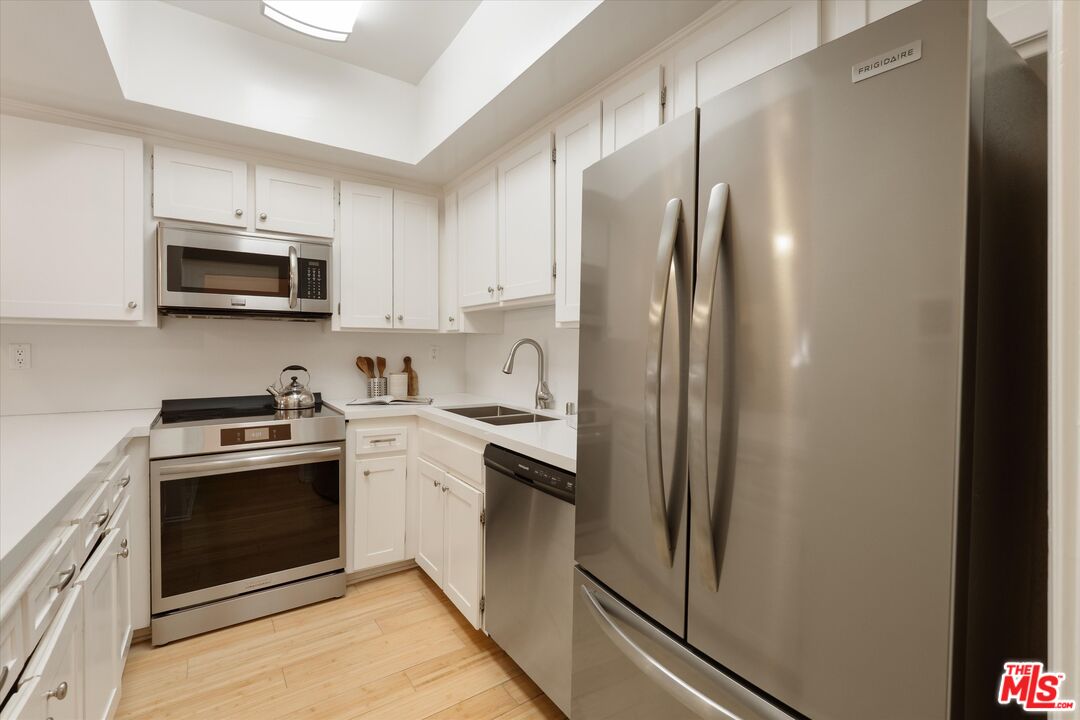 900 Euclid St Unit: 111