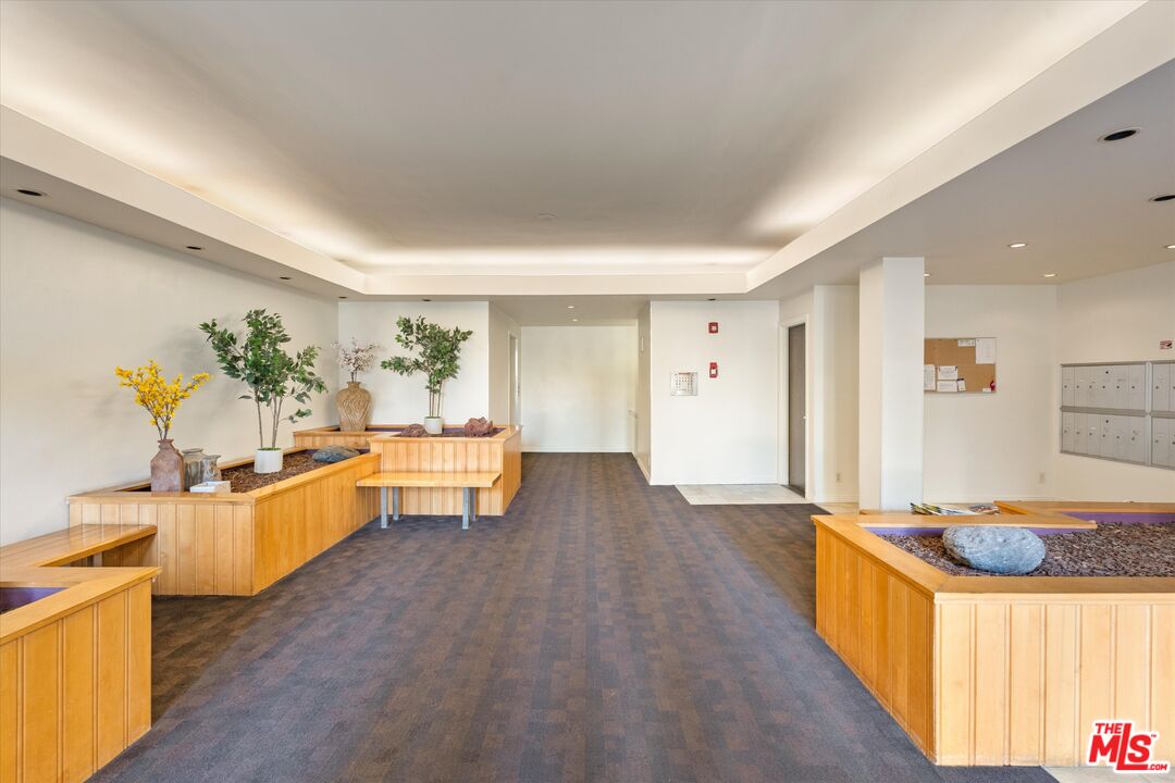 900 Euclid St Unit: 111