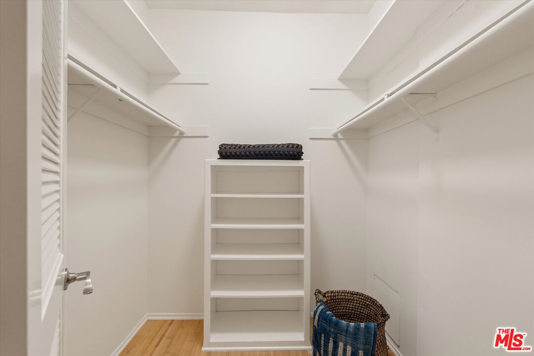 900 Euclid St Unit: 111