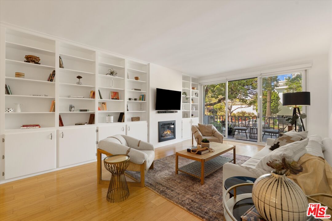 900 Euclid St Unit: 111